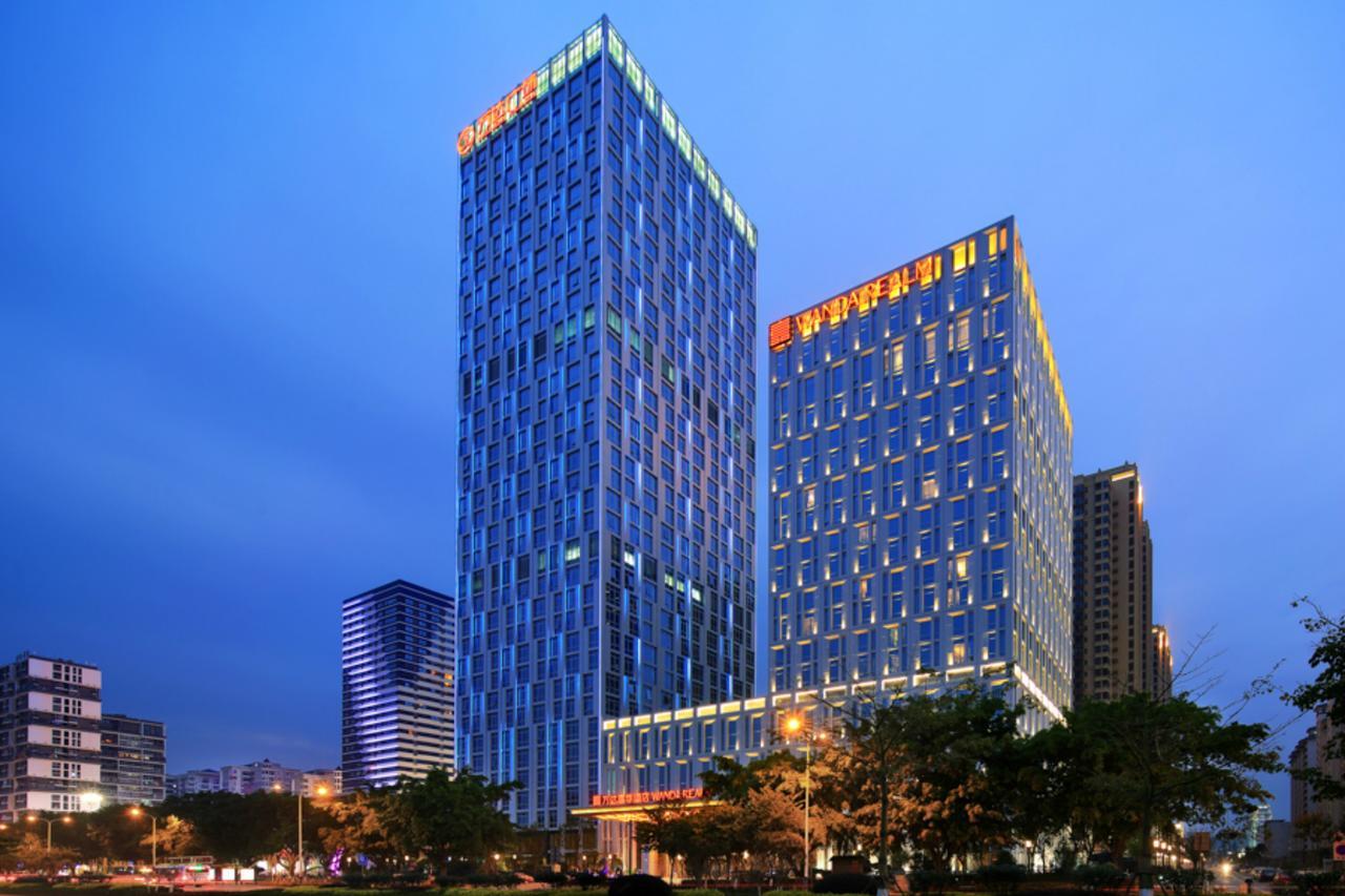 Отель Wanda Realm Лючжоу Экстерьер фото